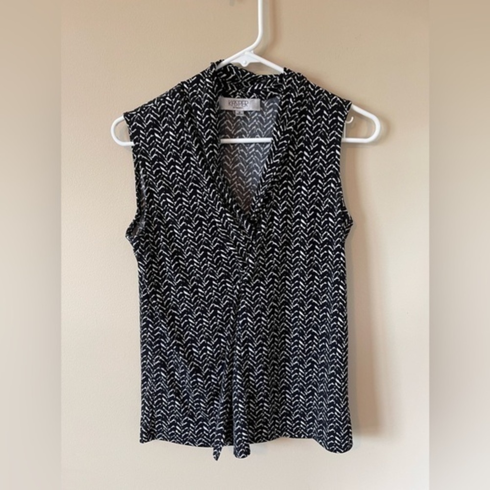Kasper sleeveless top with knotted neckline Size Small